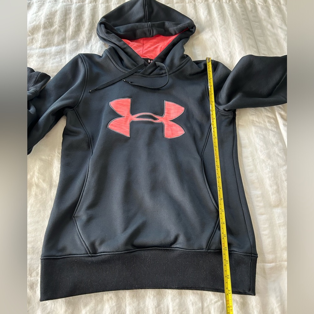 Unde Armour sweatshirt